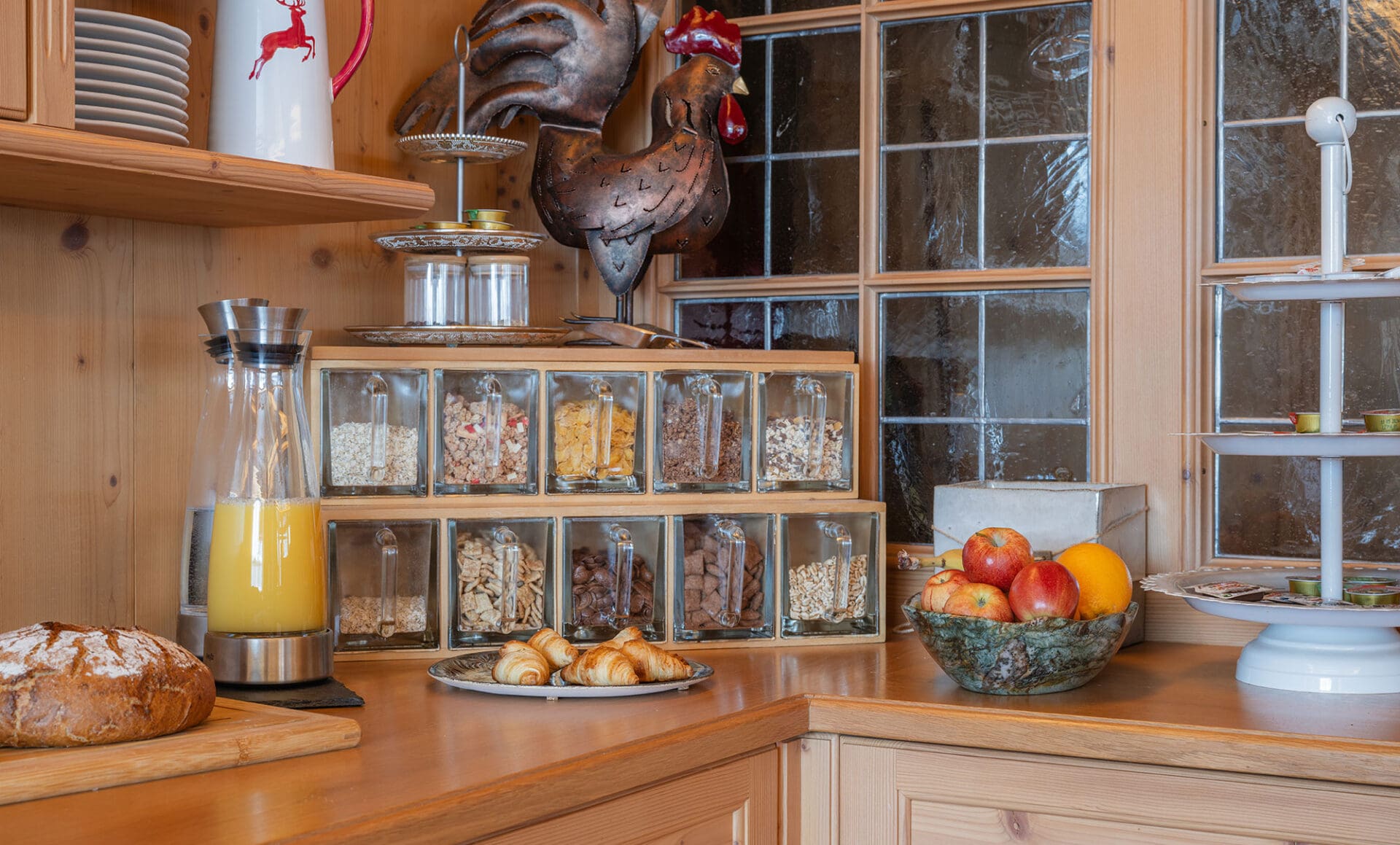 Zimmer mit Frühstücksbuffet im Landhaus Huber, Altenmarkt im Pongau