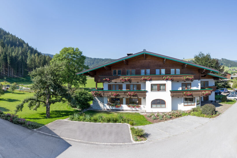 Kontakt zum Landhaus Huber, Zimmer & Ferienwohnungen in Altenmarkt im Pongau
